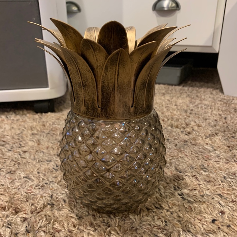 Pineapple candle holder